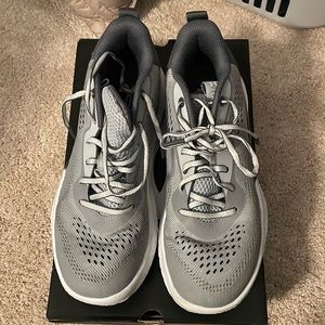 Woman’s basketball shoes